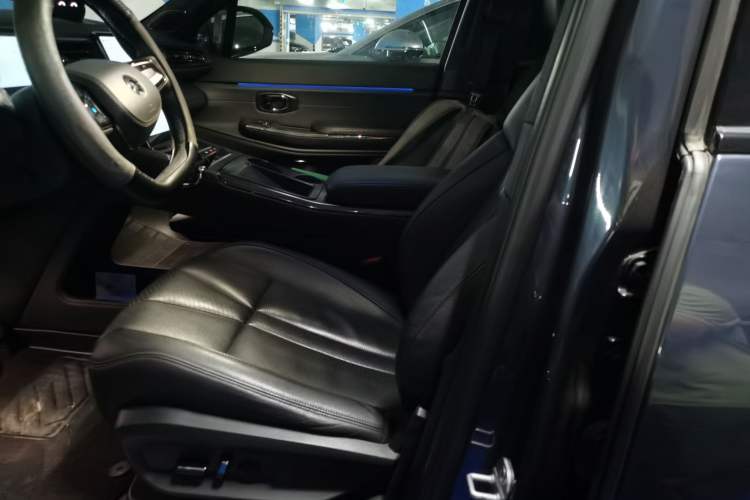 Used Nio ES8 2022 75 kWh Six-Seater Version Left Front Seat
