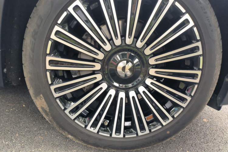Used Nio ES8 2022 75 kWh Six-Seater Version Right Front Wheel Hub