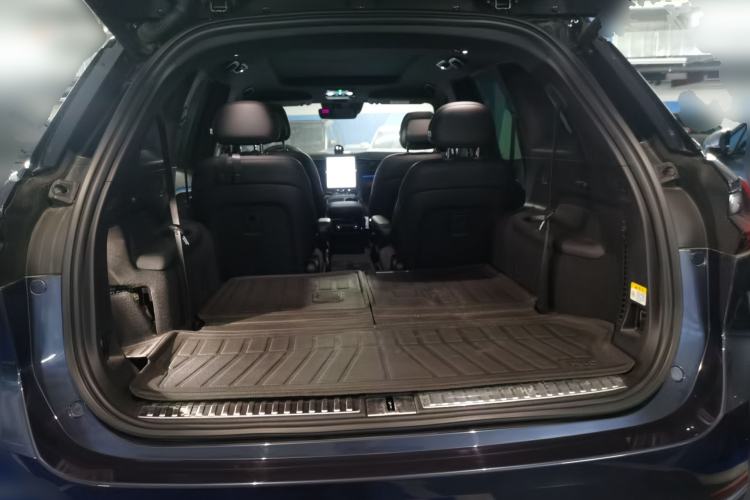 Used Nio ES8 2022 75 kWh Six-Seater Version Trunk