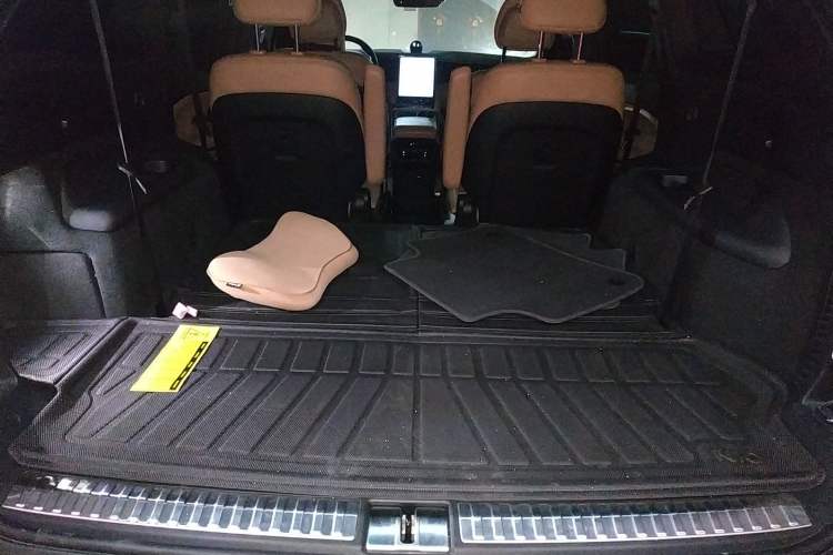 Used Nio ES8 2022 100 kWh Six-Seater Version Trunk