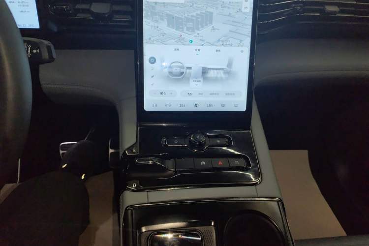 Used Nio ES8 2022 75 kWh Signature Edition Six-Seater Audio And AC Panel