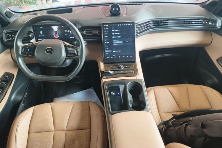 Used Nio ES8 2022 100kWh Signature Edition Seven-Seater Center Console