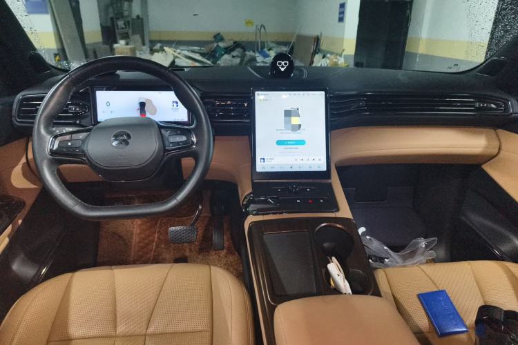 Used Nio ES8 2022 75 kWh 7-Seater Version Center Console