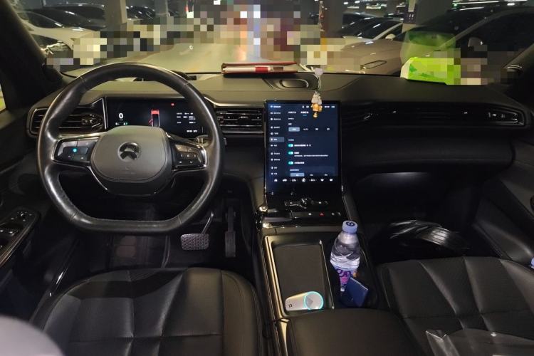 Used Nio ES8 2022 100 kWh Six-Seater Version Center Console