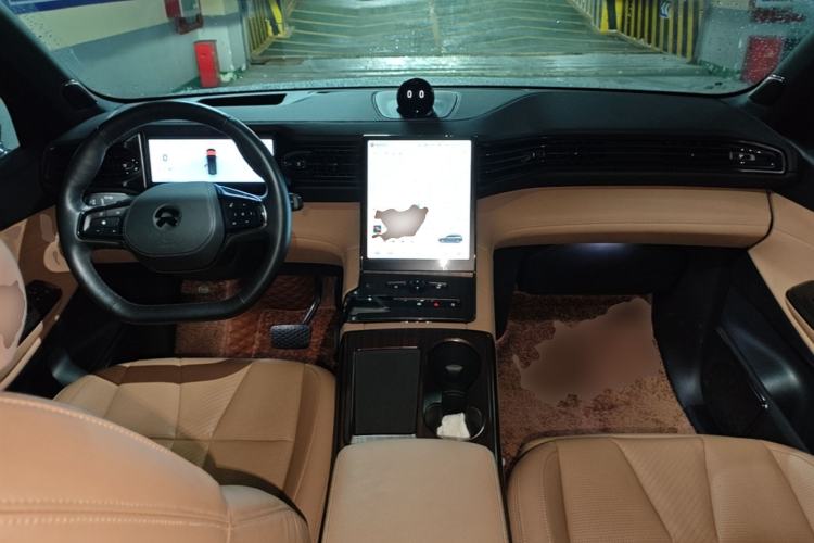 Used Nio ES8 2022 75 kWh 7-Seater Version Center Console