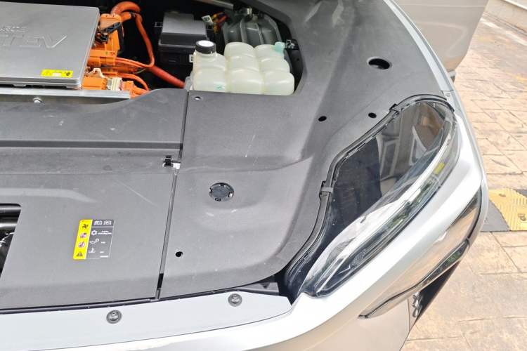 Used Nio ES8 2022 75 kWh Six-Seater Version Engine Bay Left