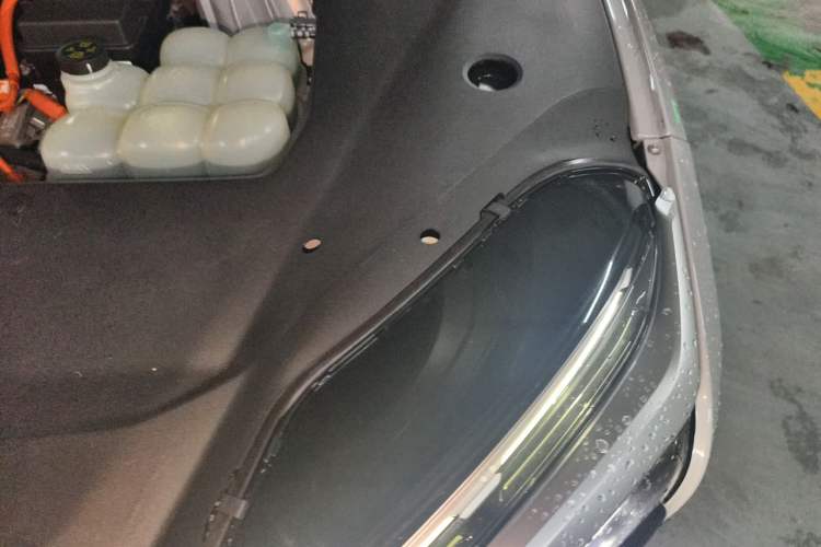 Used Nio ES8 2022 75 kWh 7-Seater Version Engine Bay Left