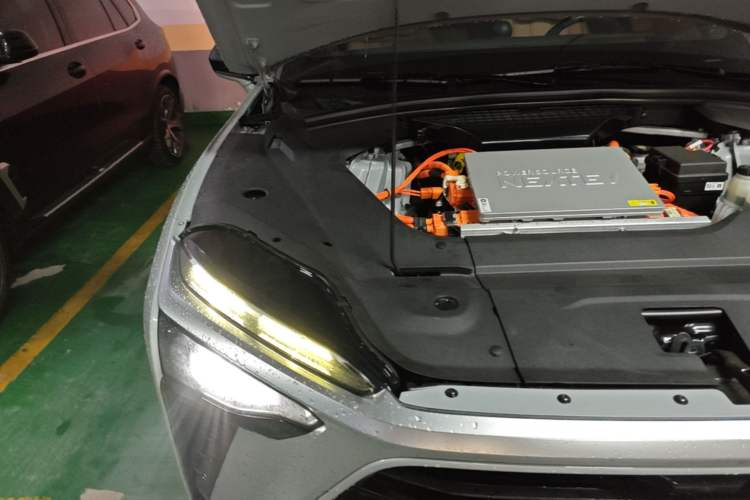 Used Nio ES8 2022 75 kWh 7-Seater Version Engine Bay Right