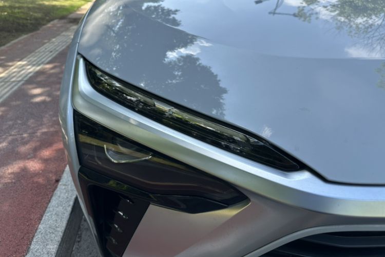 Used Nio ES8 2022 100 kWh Six-Seater Version Exterior 11