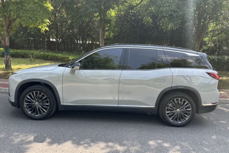 Used Nio ES8 2022 100 kWh Six-Seater Version Exterior 9