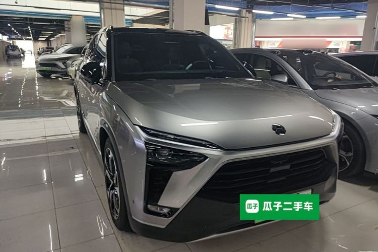 Used Nio ES8 2022 100 kWh Six-Seater Version Front Right 45 Deg