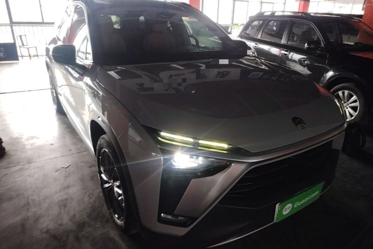 Used Nio ES8 2022 100 kWh Six-Seater Version Front Right 45 Deg