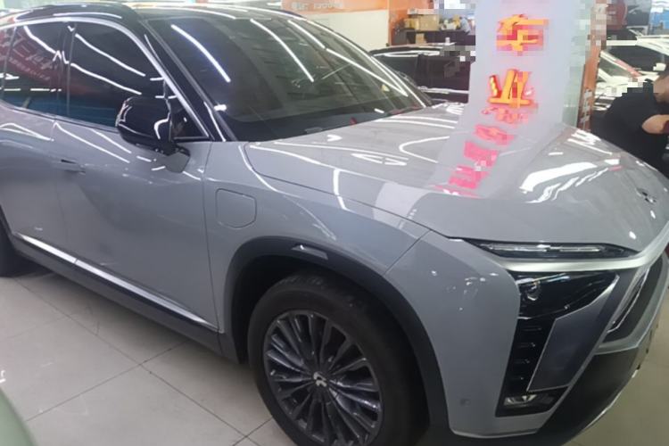 Used Nio ES8 2022 75 kWh 7-Seater Version Front Right 45 Deg