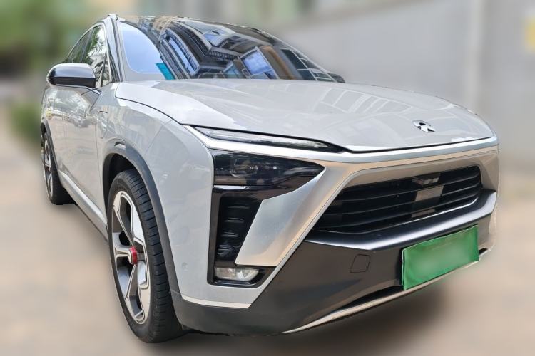 Used Nio ES8 2022 75 kWh Six-Seater Version Front Right 45 Deg