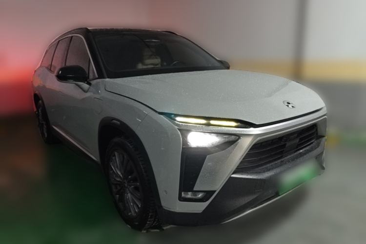 Used Nio ES8 2022 75 kWh 7-Seater Version Front Right 45 Deg