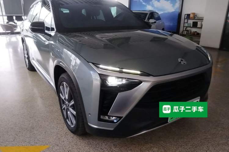 Used Nio ES8 2022 100 kWh Six-Seater Version Front Right 45 Deg