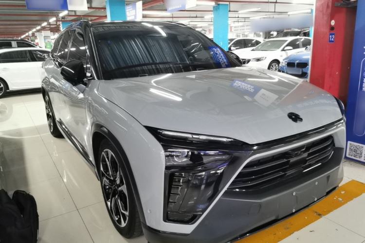 Used Nio ES8 2022 100 kWh Six-Seater Version Front Right 45 Deg