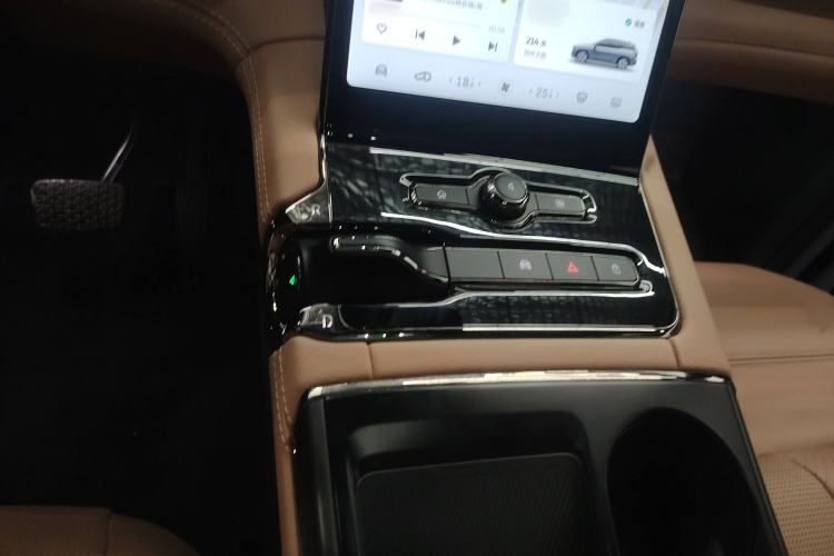 Used Nio ES8 2022 75 kWh Flagship Version Six Seats Gear Lever