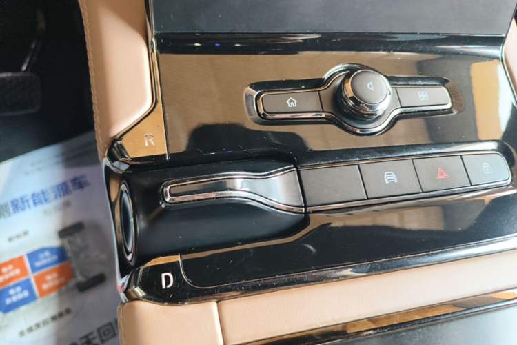 Used Nio ES8 2022 100kWh Signature Edition Seven-Seater Gear Lever