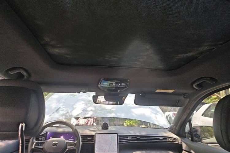 Used Nio ES8 2022 75 kWh Six-Seater Version Headliner