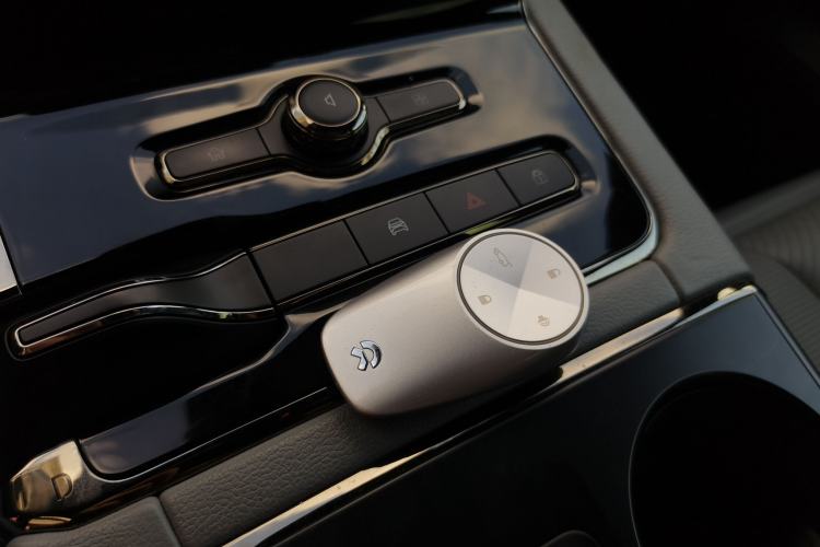 Used Nio ES8 2022 75 kWh Six-Seater Version Interior 1