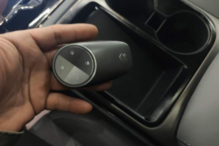 Used Nio ES8 2022 75 kWh Signature Edition Six-Seater Interior 1