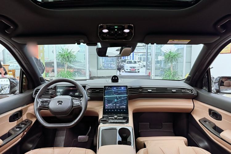 Used Nio ES8 2022 75 kWh Flagship Version Six Seats Interior 10