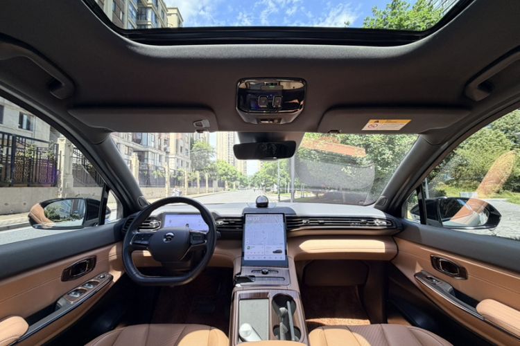 Used Nio ES8 2022 75 kWh 7-Seater Version Interior 10