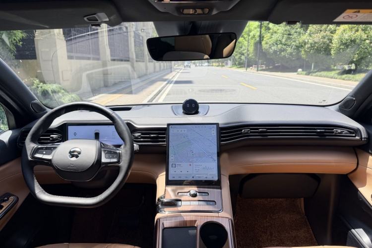 Used Nio ES8 2022 75 kWh 7-Seater Version Interior 12