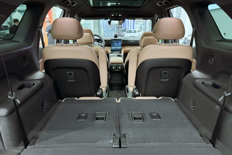 Used Nio ES8 2022 75 kWh Flagship Version Six Seats Interior 2