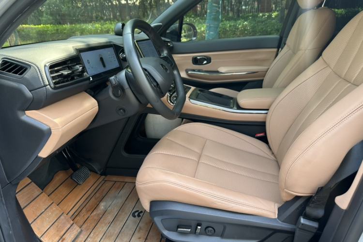 Used Nio ES8 2022 100 kWh Six-Seater Version Interior 2