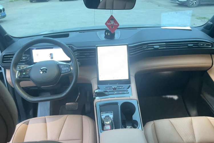 Used Nio ES8 2022 75 kWh Six-Seater Version Interior 2