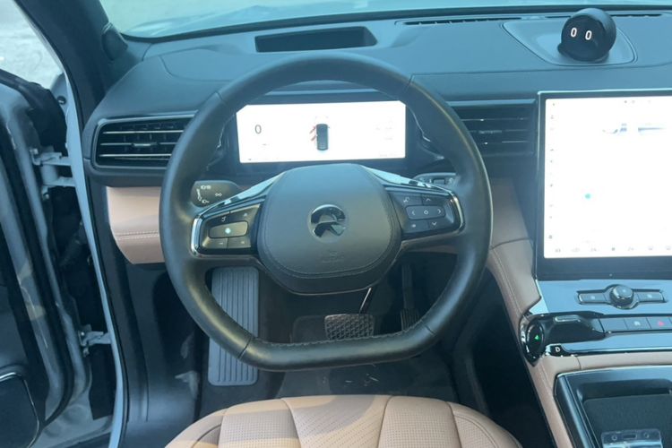 Used Nio ES8 2022 75 kWh Six-Seater Version Interior 3