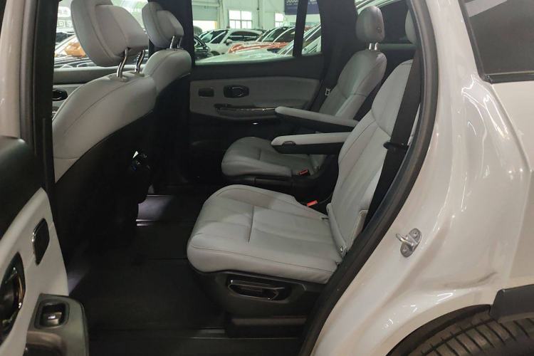 Used Nio ES8 2022 75 kWh Signature Edition Six-Seater Interior 4