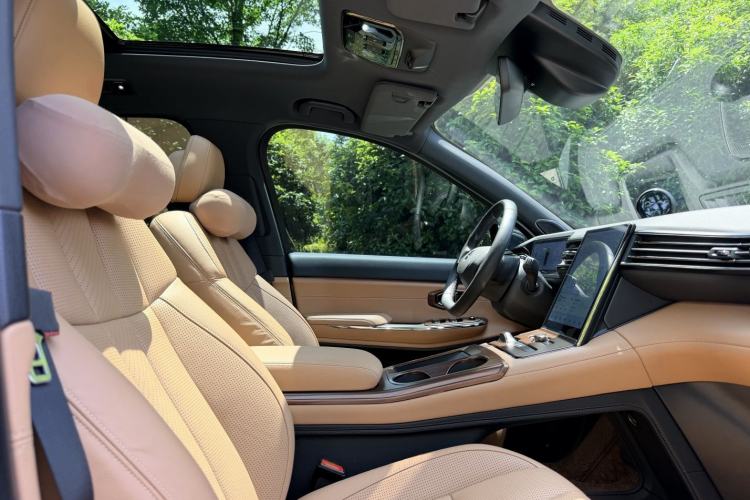 Used Nio ES8 2022 75 kWh 7-Seater Version Interior 4