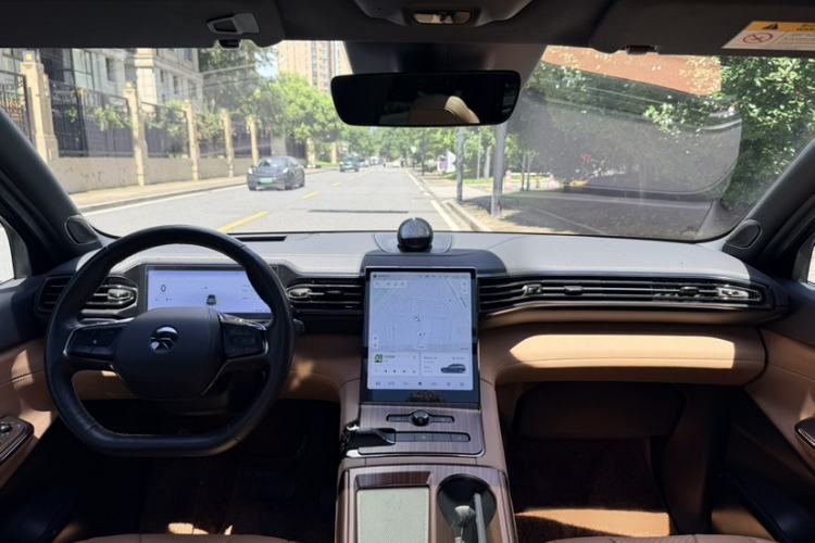 Used Nio ES8 2022 75 kWh 7-Seater Version Interior 5