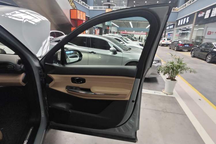 Used Nio ES8 2022 100kWh Signature Edition Seven-Seater Interior 5