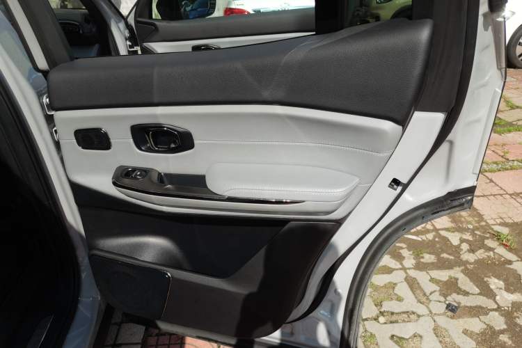 Used Nio ES8 2022 75 kWh Six-Seater Version Interior 6