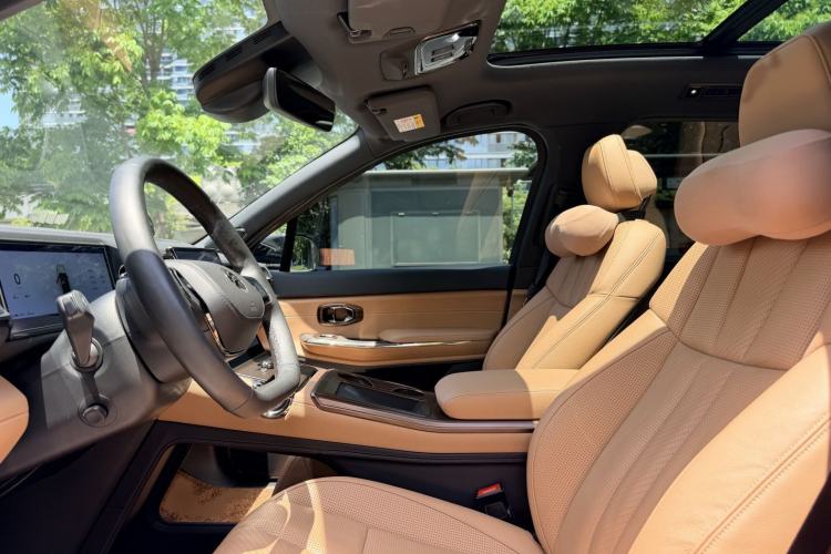 Used Nio ES8 2022 75 kWh 7-Seater Version Interior 6