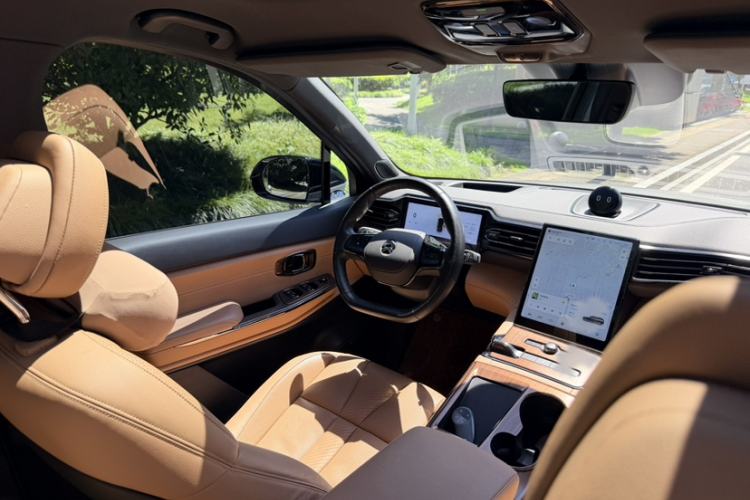 Used Nio ES8 2022 75 kWh 7-Seater Version Interior 7