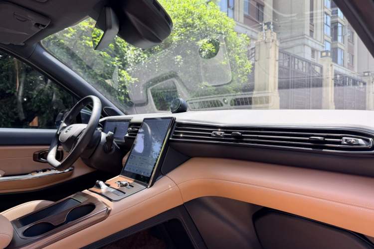 Used Nio ES8 2022 75 kWh 7-Seater Version Interior 7
