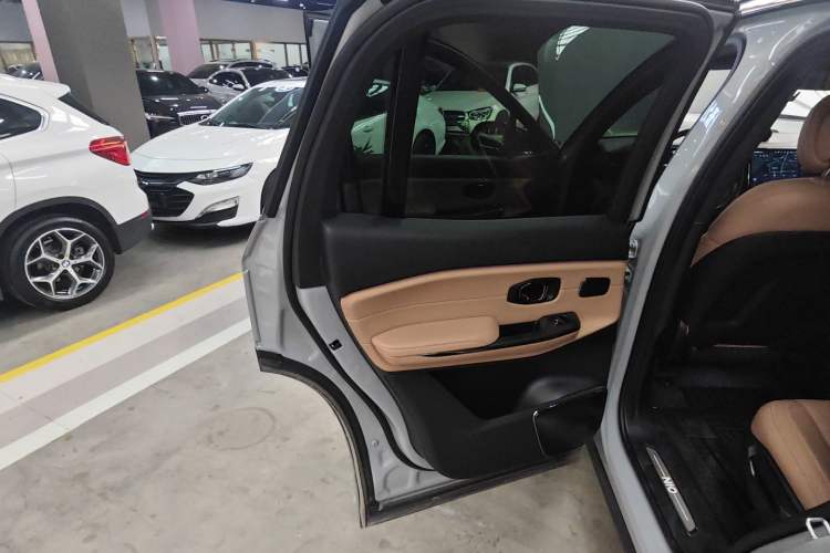 Used Nio ES8 2022 100kWh Signature Edition Seven-Seater Interior 8