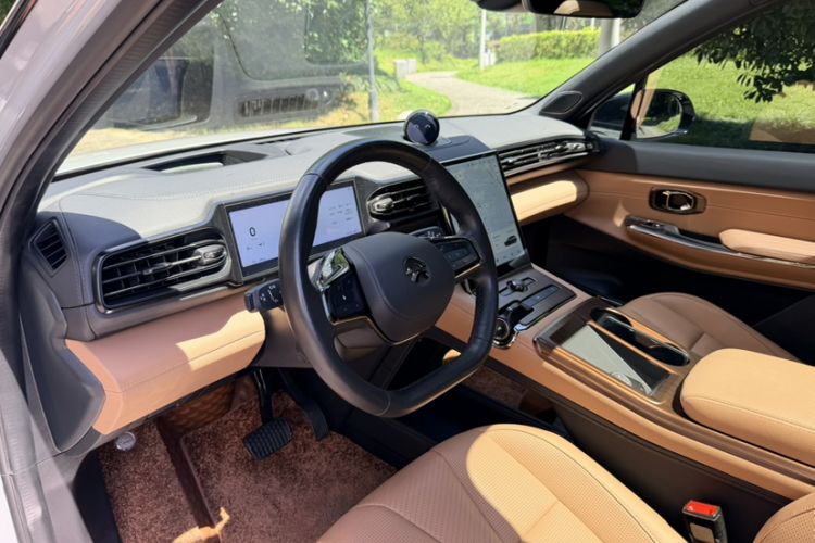 Used Nio ES8 2022 75 kWh 7-Seater Version Interior 9