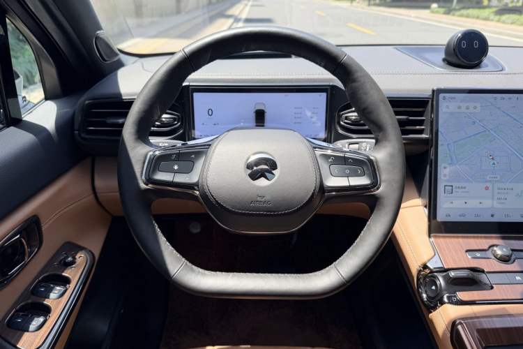 Used Nio ES8 2022 75 kWh 7-Seater Version Interior 9