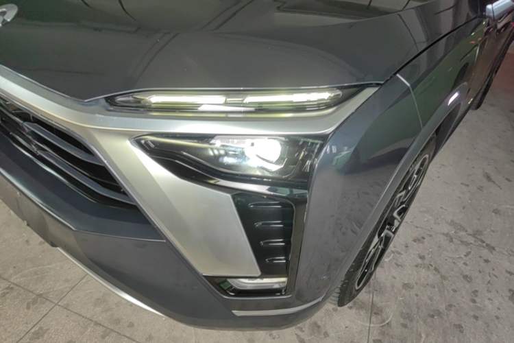 Used Nio ES8 2022 75 kWh Flagship Version Six Seats Left Front Headlight