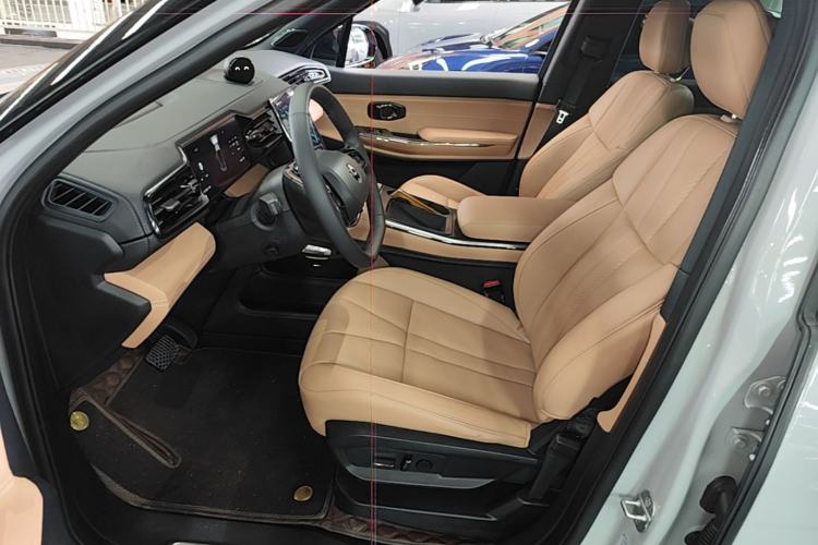 Used Nio ES8 2022 75 kWh 7-Seater Version Left Front Seat