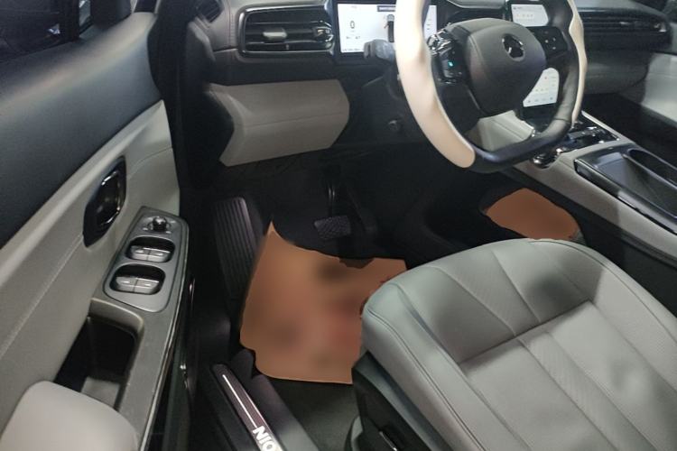 Used Nio ES8 2022 100 kWh Six-Seater Version Left Front Seat