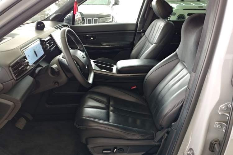 Used Nio ES8 2022 100kWh Signature Edition Six-Seater Left Front Seat