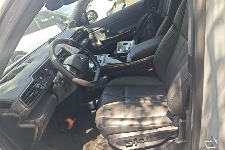 Used Nio ES8 2022 75 kWh Six-Seater Version Left Front Seat