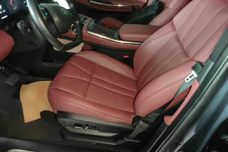 Used Nio ES8 2022 75 kWh Flagship Version Six Seats Left Front Seat
